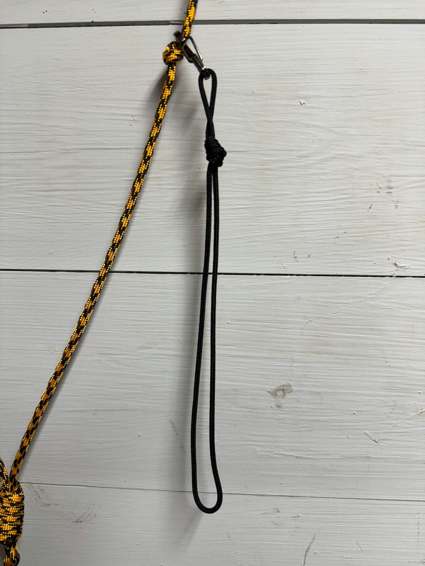 ORANGE BLACK DEVICE LANYARD